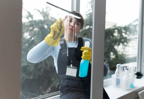 Nettoyage de vitres intérieures et extérieures à la Roche-Chalais